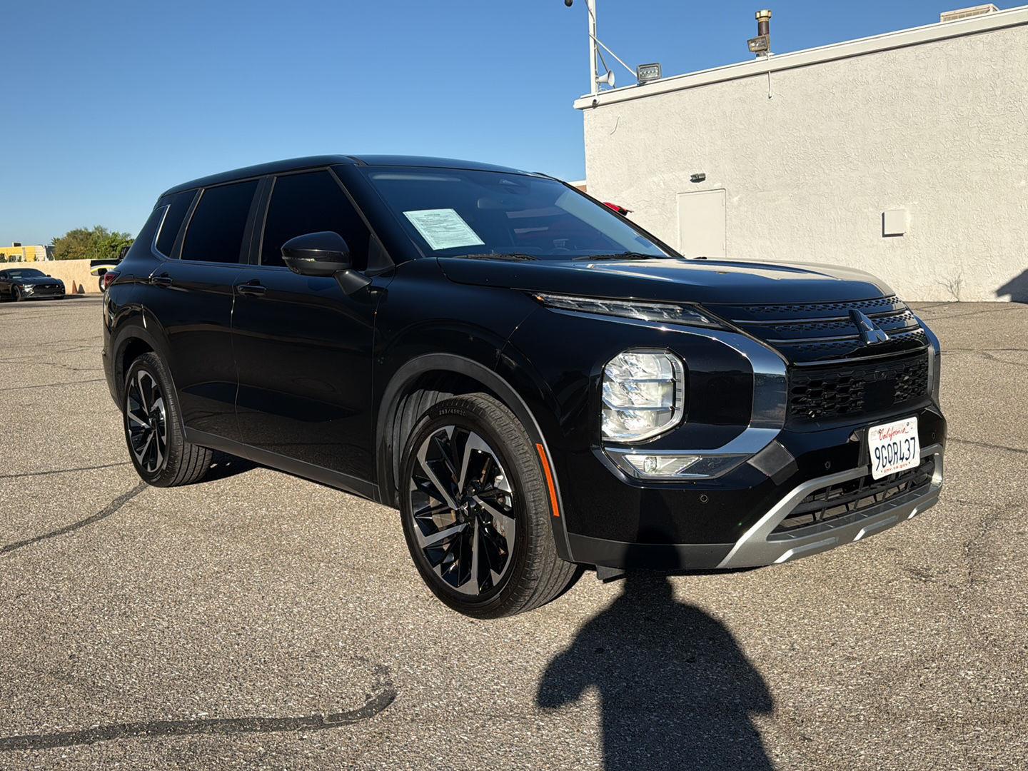 Labrador Black Pearl 2023 Mitsubishi Outlander SUV / Crossover Front-Wheel Drive Continuously Variable Transmission