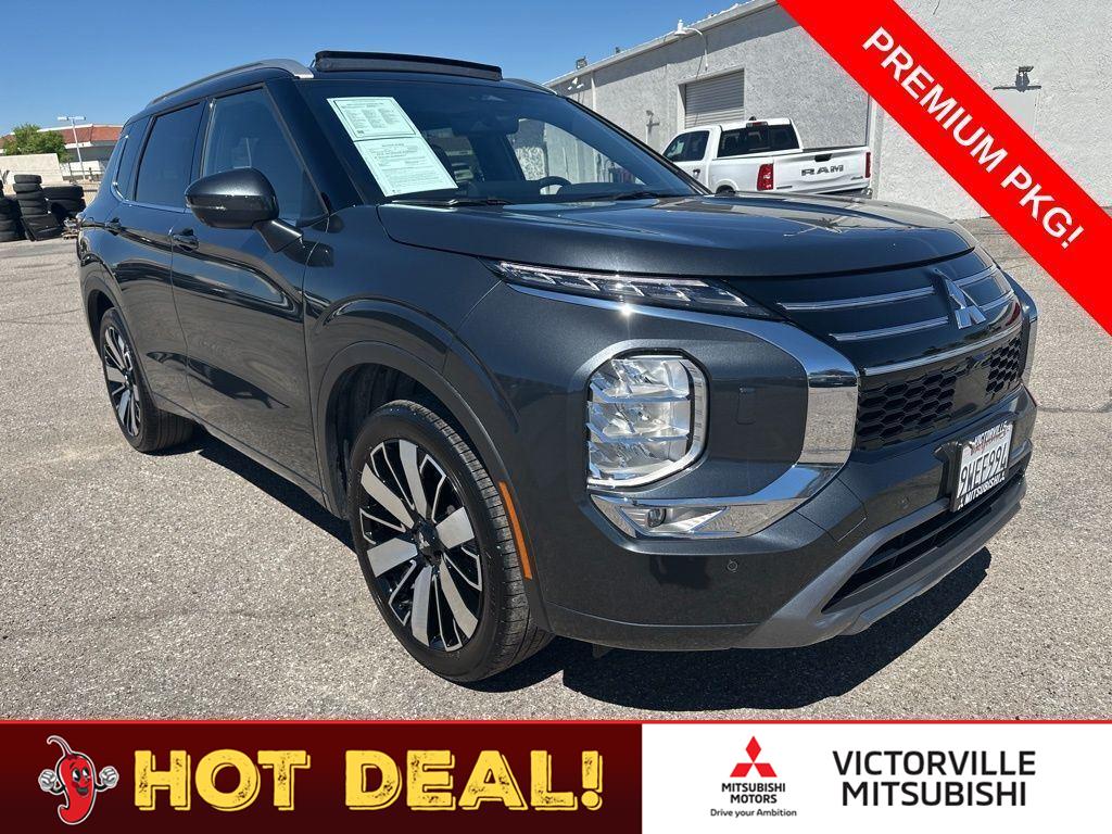 Graphite Gray Metallic/Black Roof 2025 Mitsubishi Outlander SUV / Crossover Front-Wheel Drive Continuously Variable Transmission