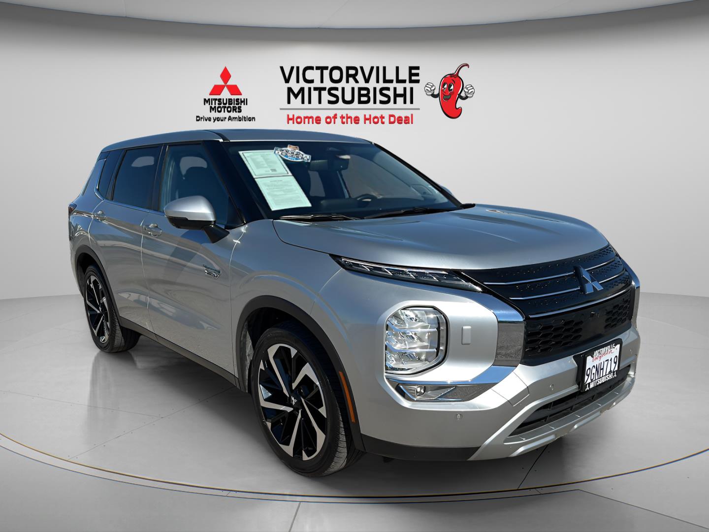 Alloy Silver Metallic 2023 Mitsubishi Outlander Hybrid Plug-in SUV / Crossover All-Wheel Drive Automatic