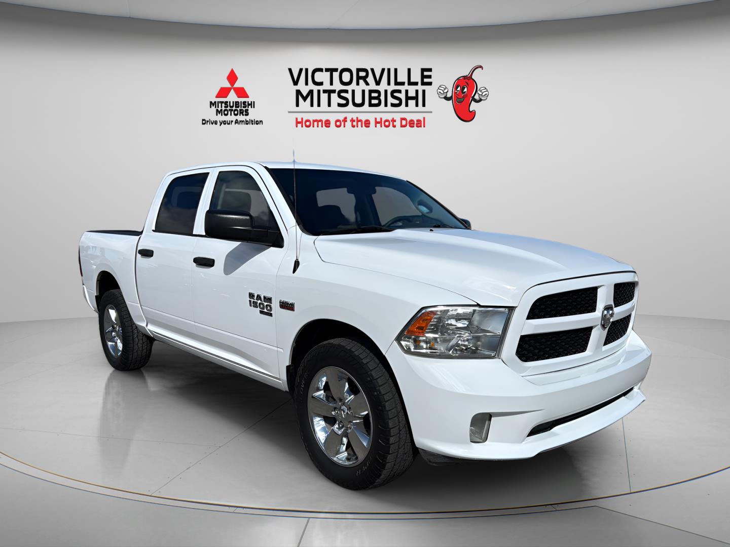 Bright White Clearcoat 2019 RAM 1500 Pickup Truck Four-Wheel Drive 8-Speed Automatic