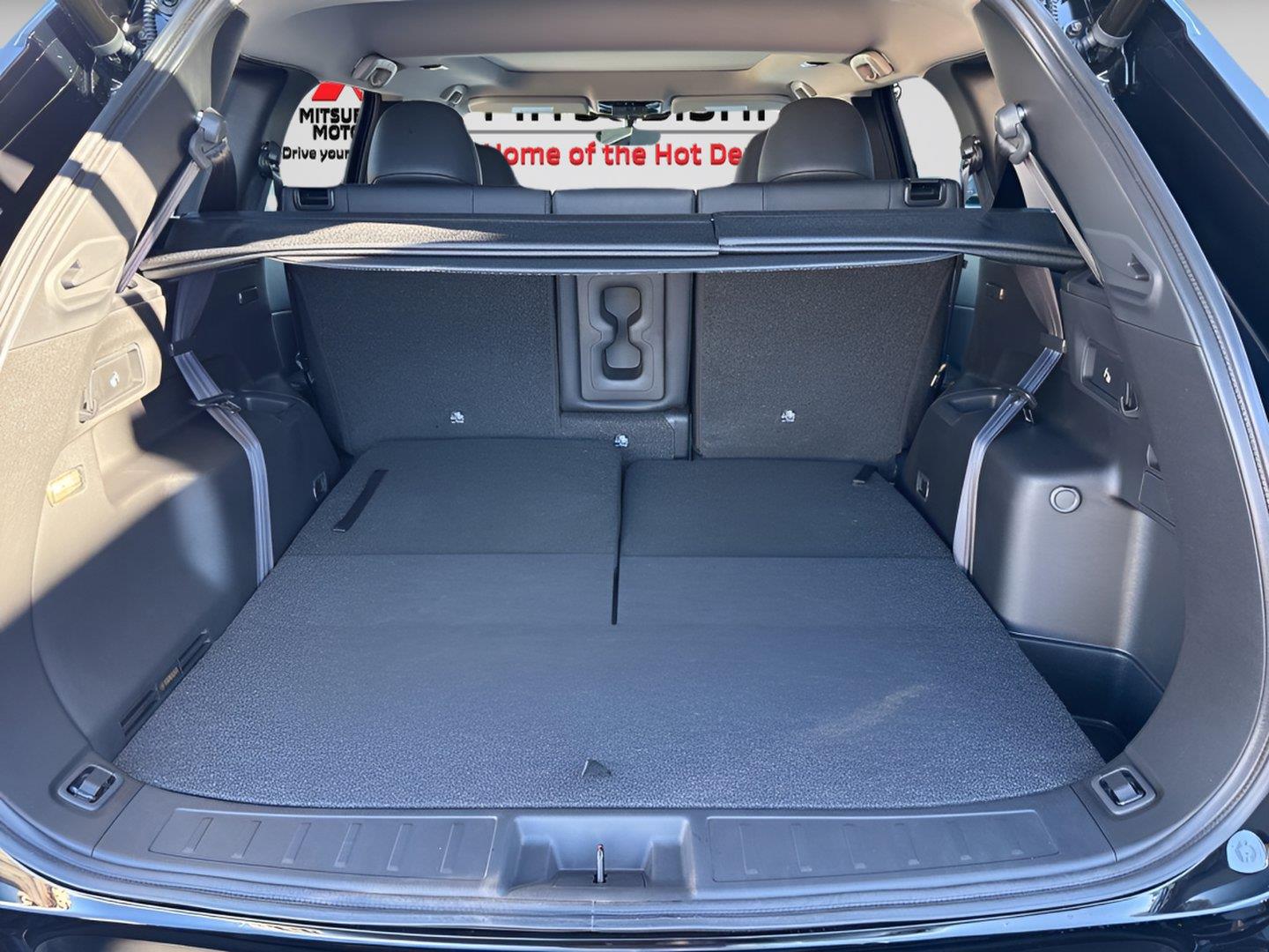 2025 Mitsubishi Outlander SE - Photo 31