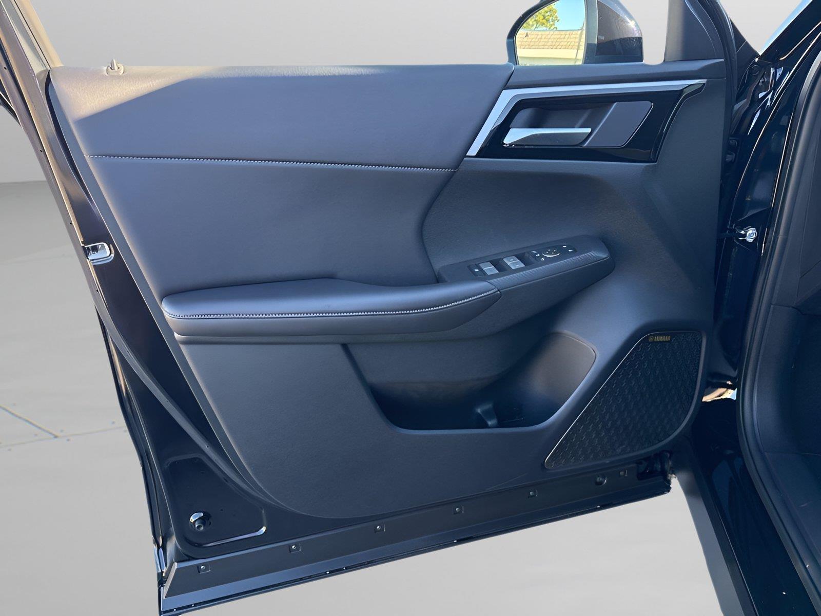 2025 Mitsubishi Outlander SE - Photo 32
