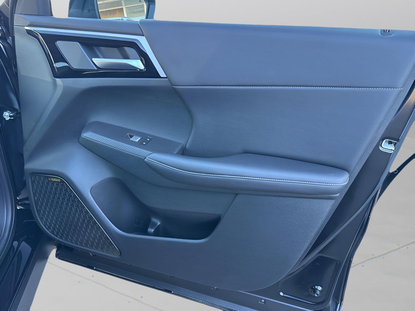 2025 Mitsubishi Outlander SE - Photo 35