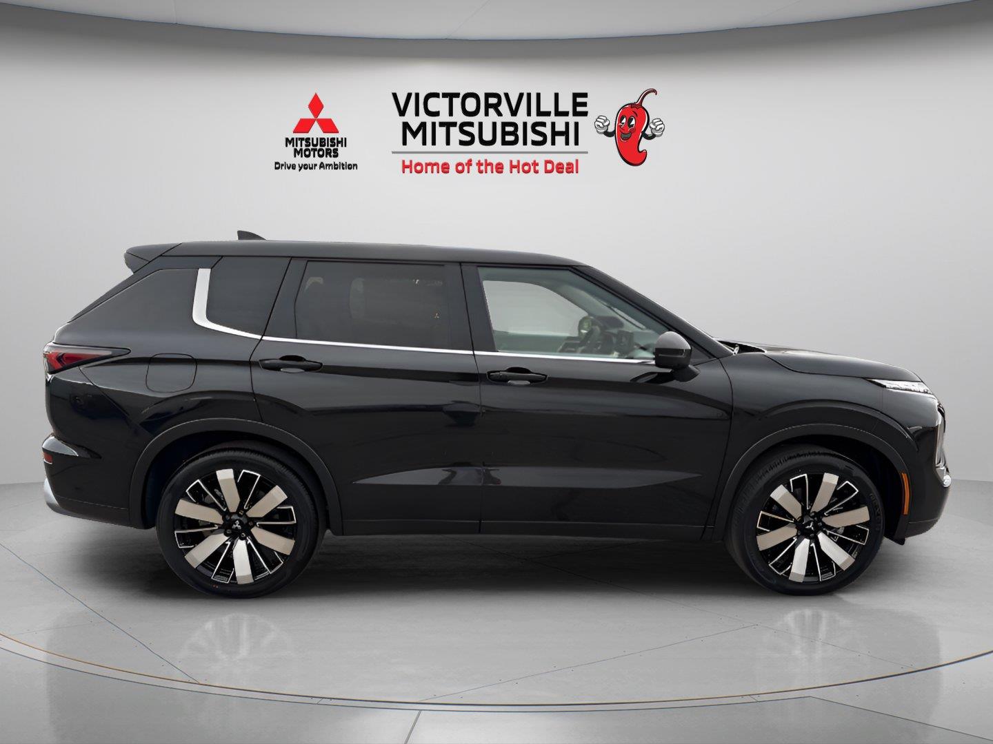 2025 Mitsubishi Outlander SE - Photo 10