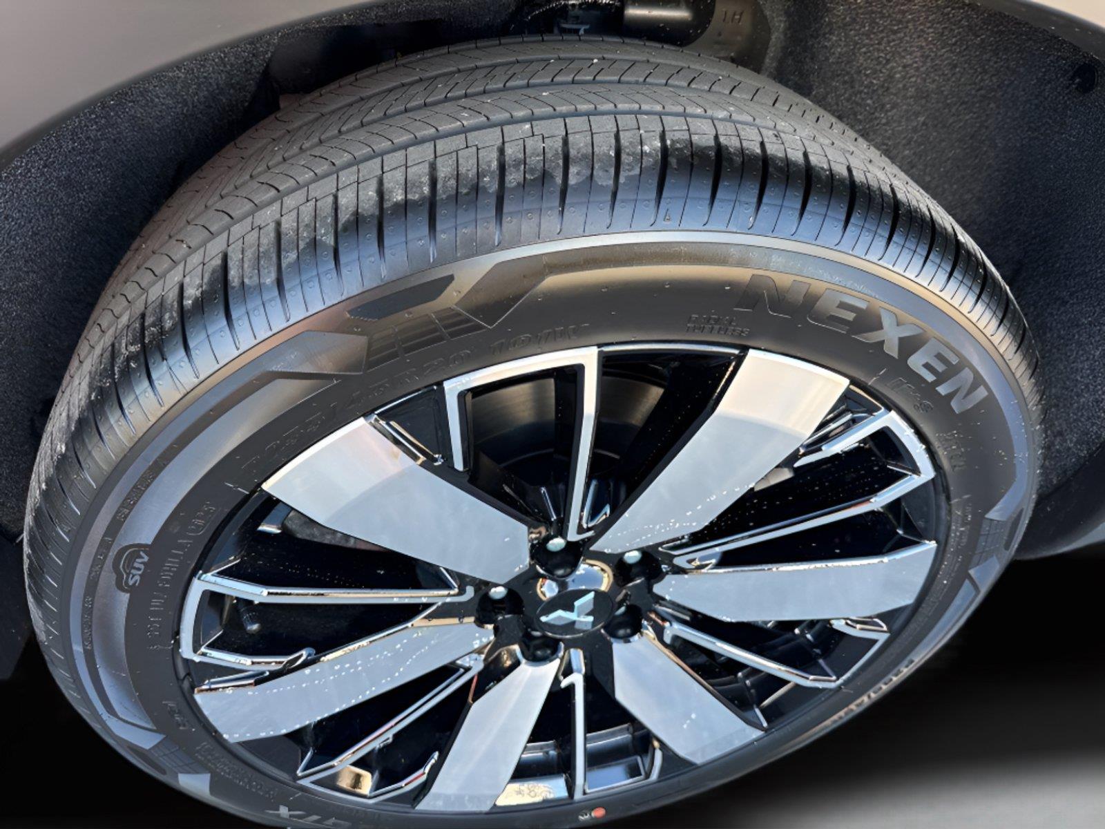2025 Mitsubishi Outlander SE - Photo 14