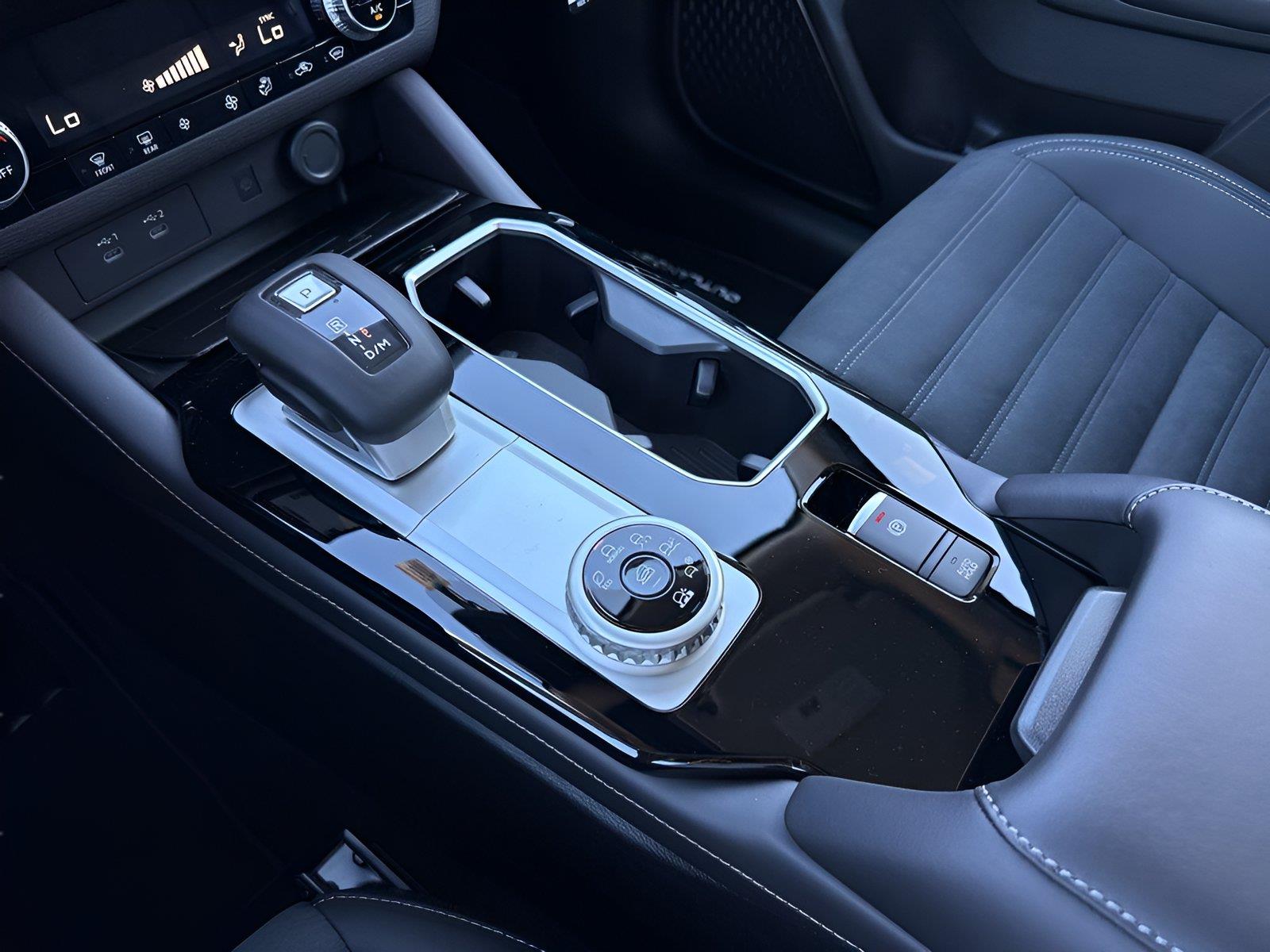 2025 Mitsubishi Outlander SE - Photo 22