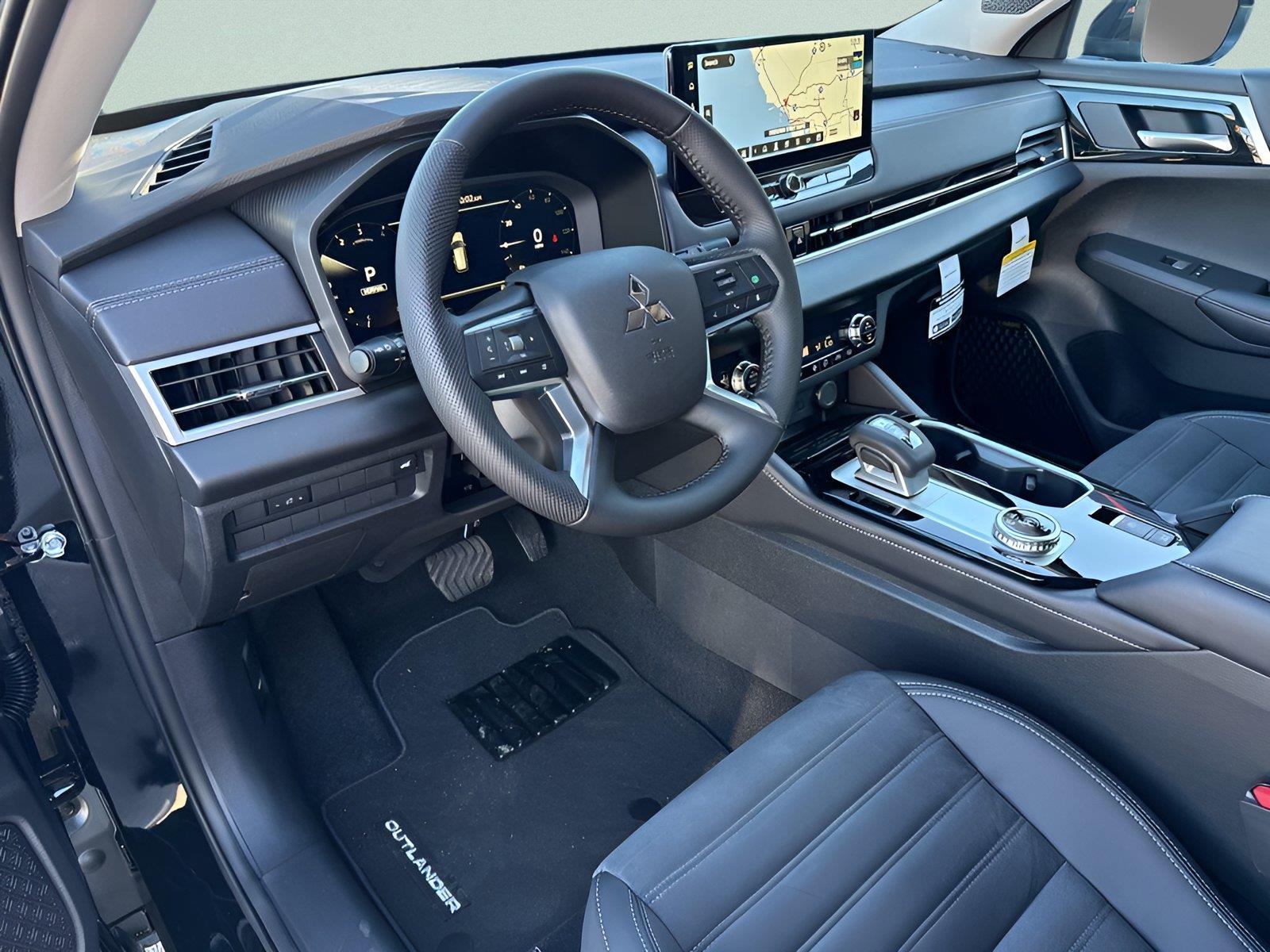 2025 Mitsubishi Outlander SE - Photo 23