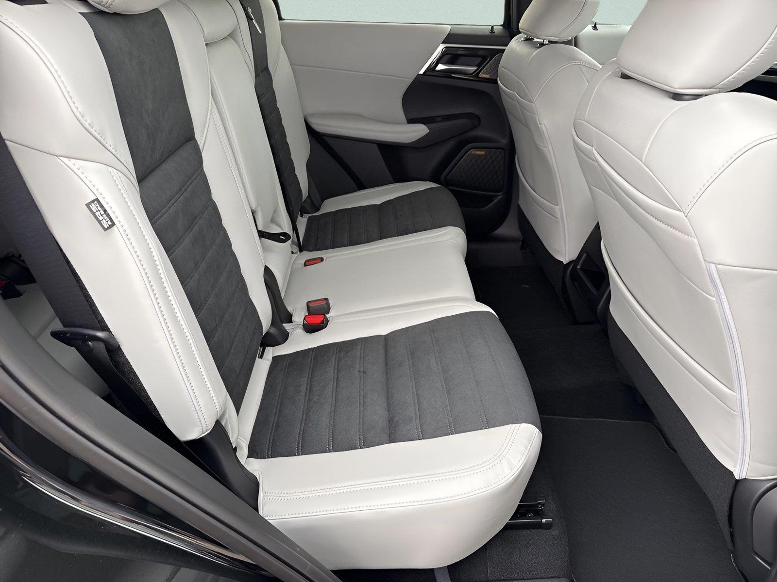 2025 Mitsubishi Outlander SE - Photo 27