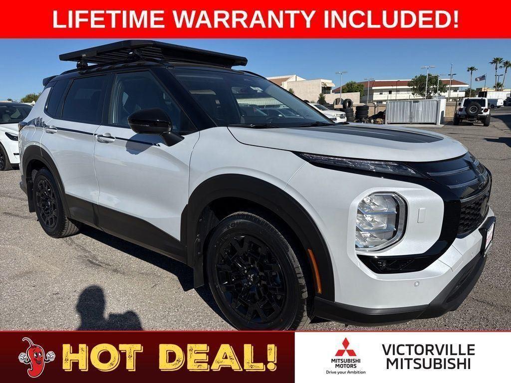 White Diamond 2026 Mitsubishi Outlander SUV / Crossover All-Wheel Drive Continuously Variable Transmission