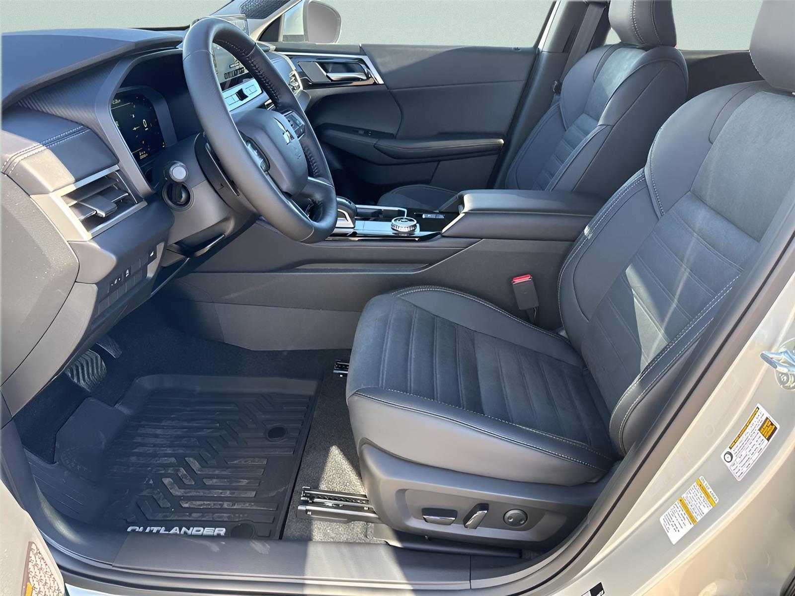 2026 Mitsubishi Outlander SE - Photo 24