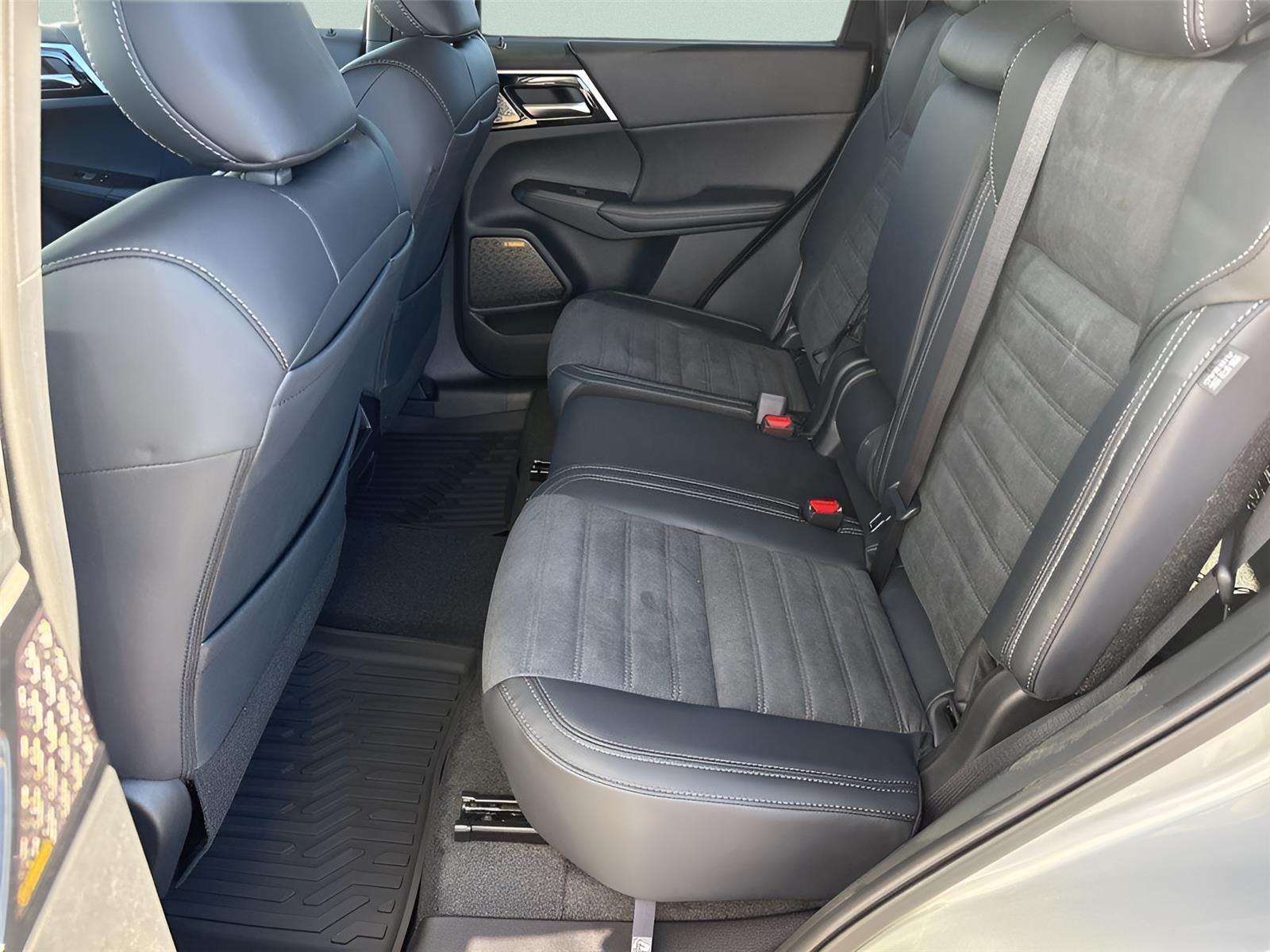 2026 Mitsubishi Outlander SE - Photo 26