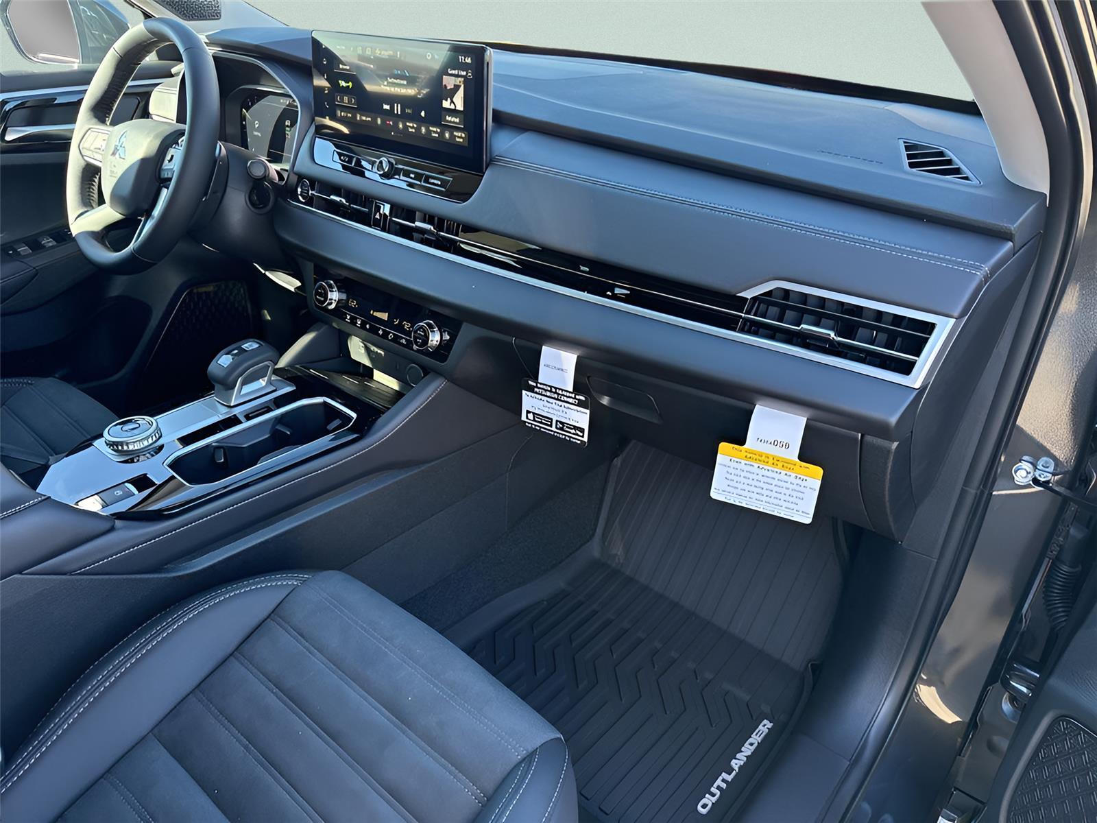 2026 Mitsubishi Outlander SE - Photo 24