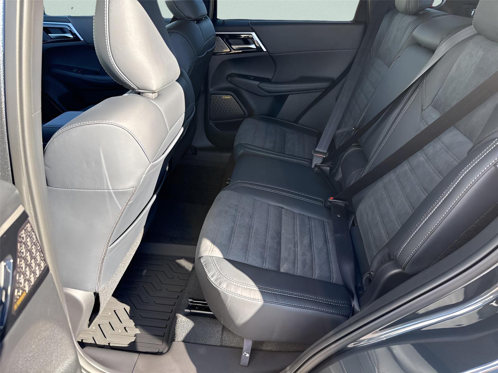 2026 Mitsubishi Outlander SE - Photo 27