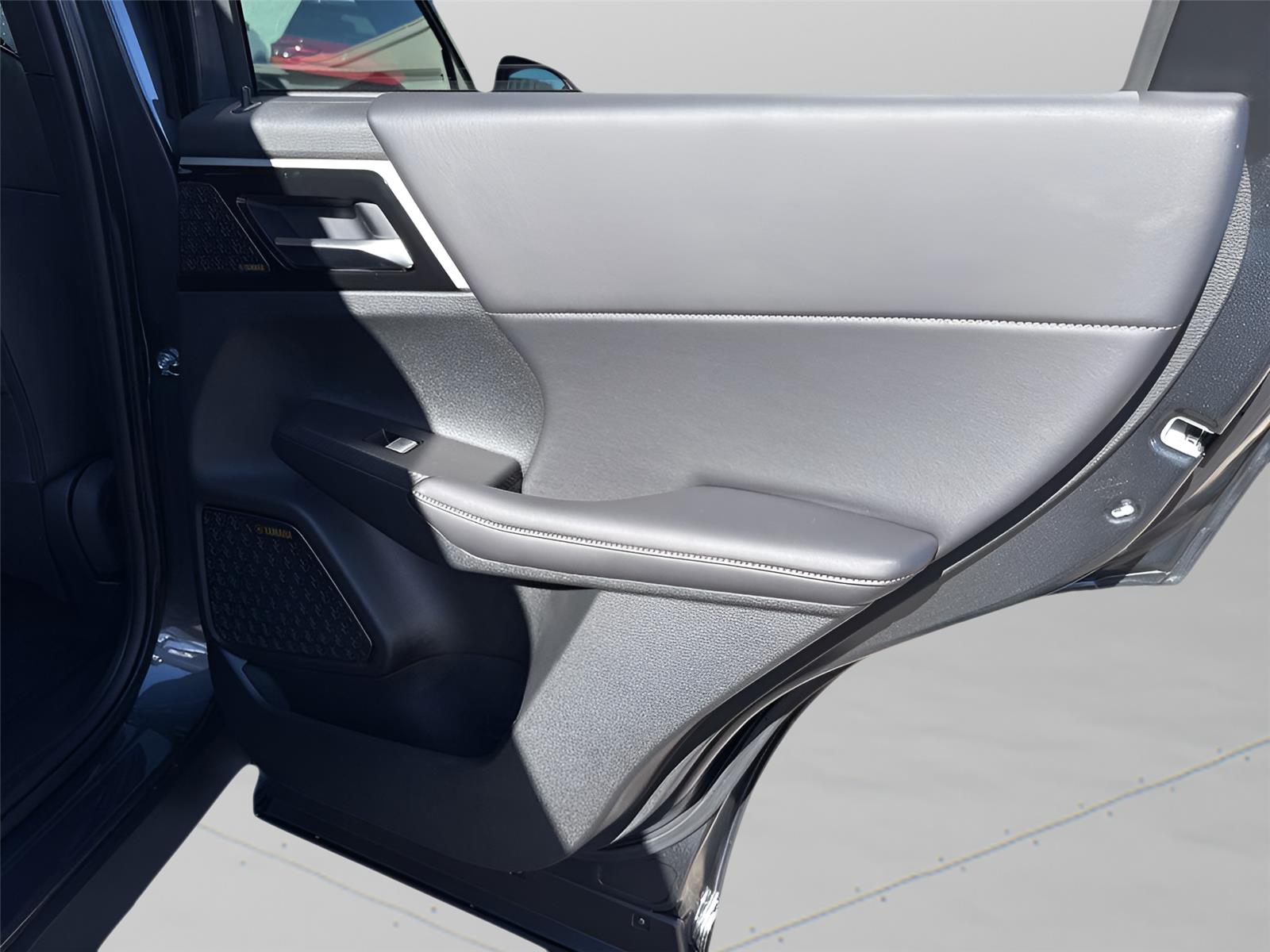 2026 Mitsubishi Outlander SE - Photo 32