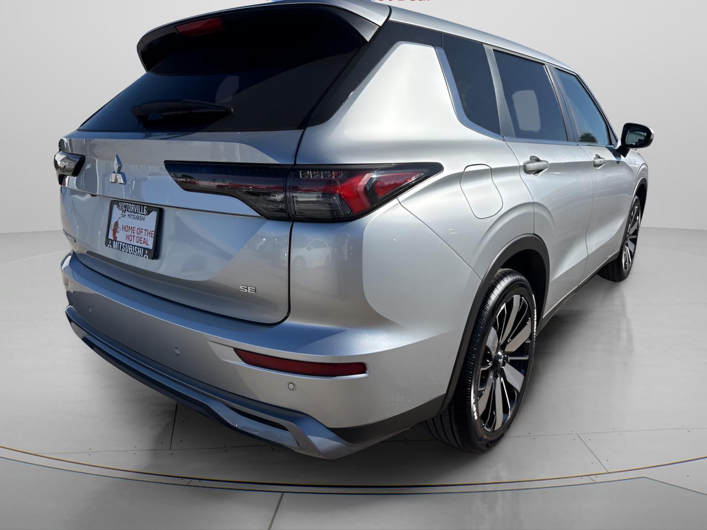 2026 Mitsubishi Outlander SE - Photo 9