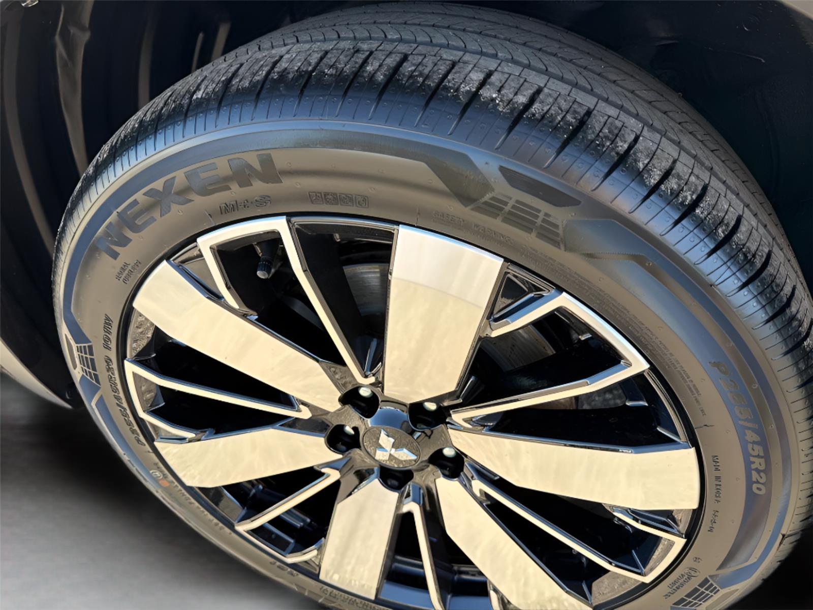 2026 Mitsubishi Outlander SE - Photo 11