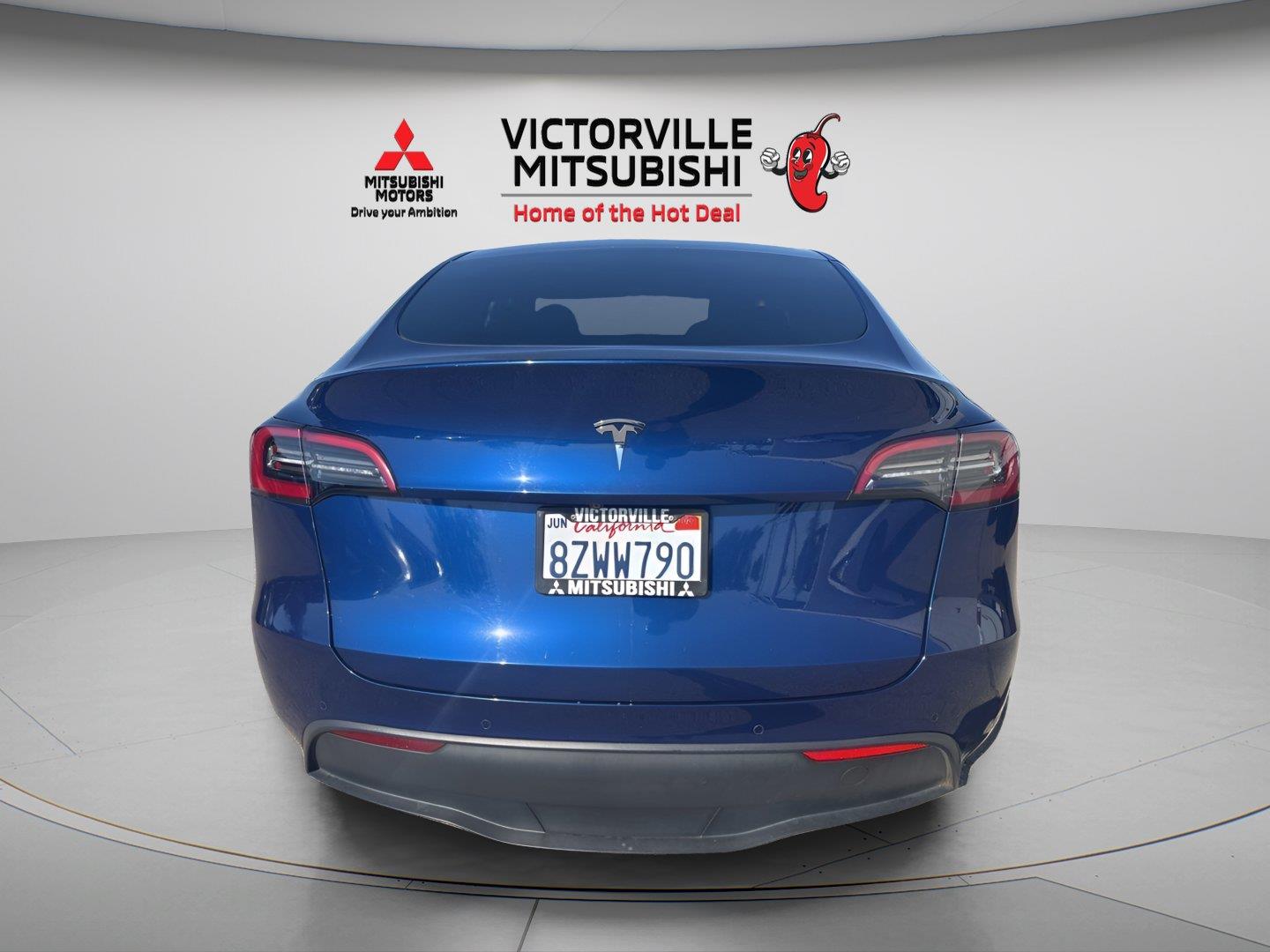 View vehicle photo 7