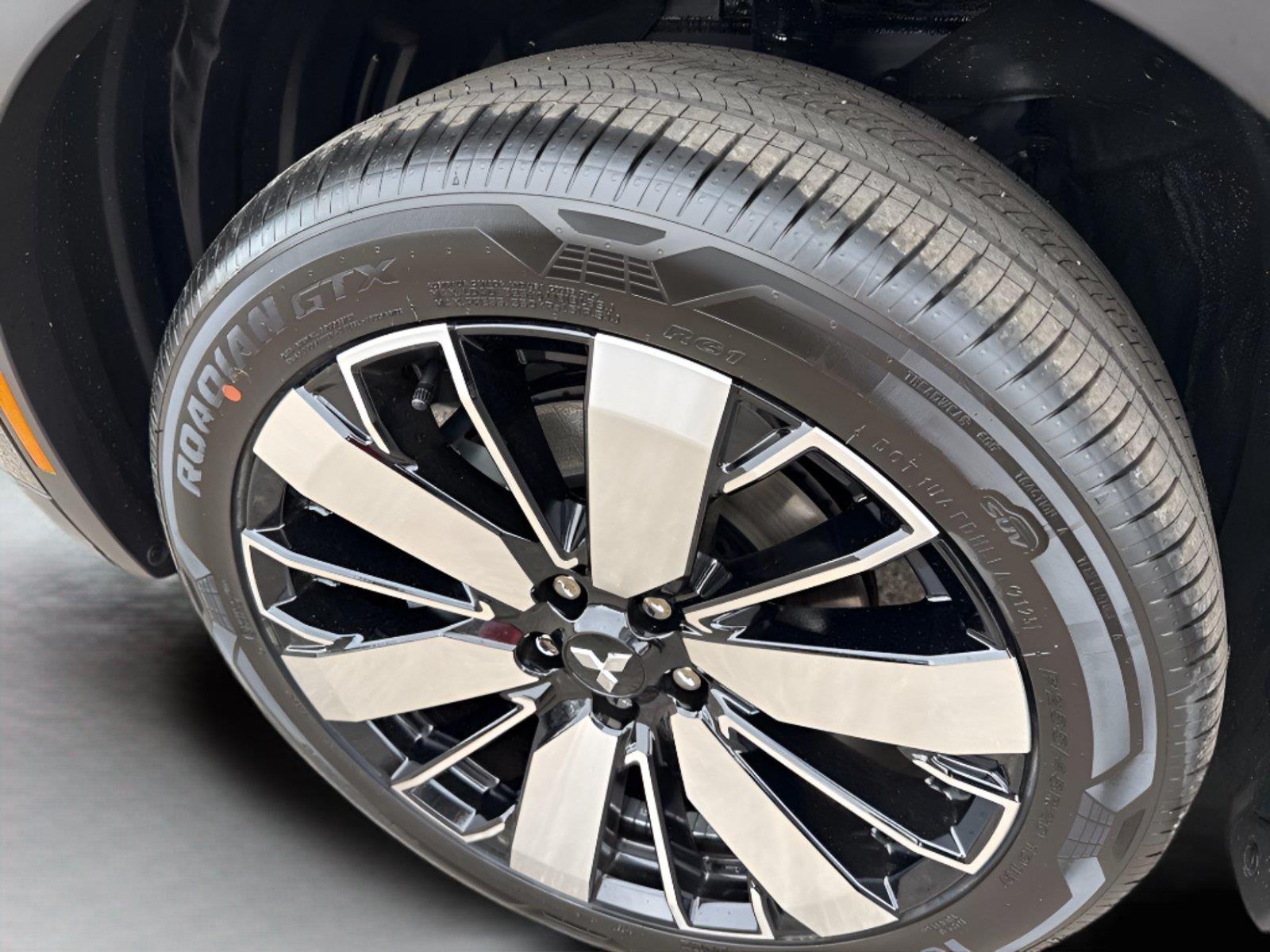 2025 Mitsubishi Outlander SE - Photo 11
