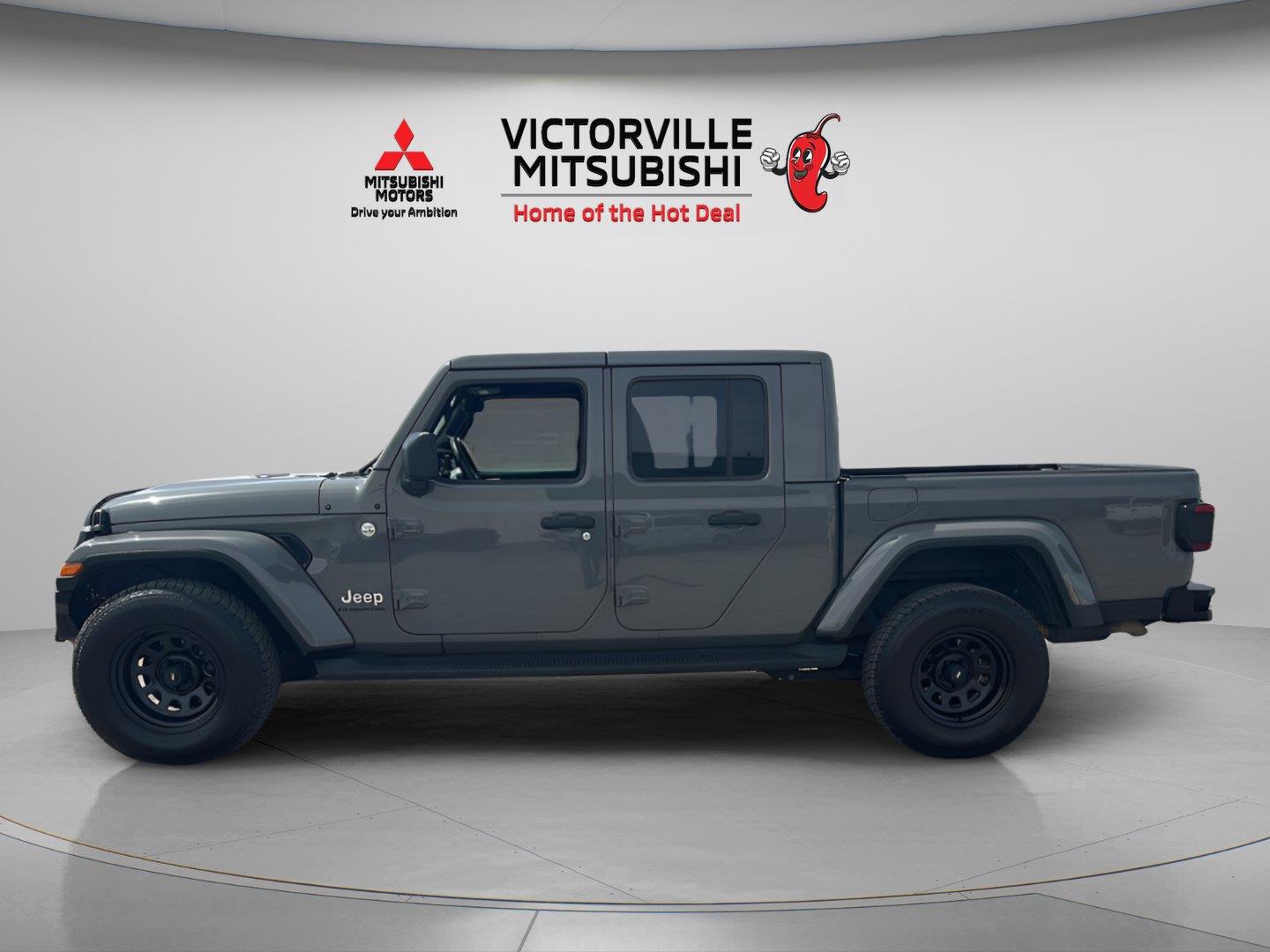 View vehicle photo 4