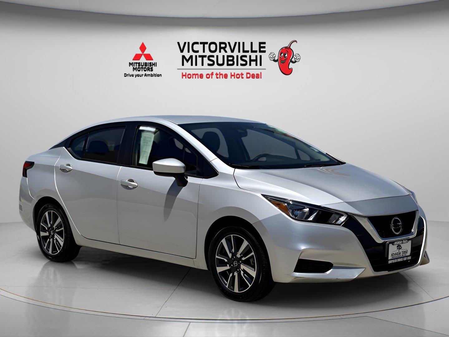 Brilliant Silver Metallic 2022 Nissan Versa Sedan Front-Wheel Drive Continuously Variable Transmission