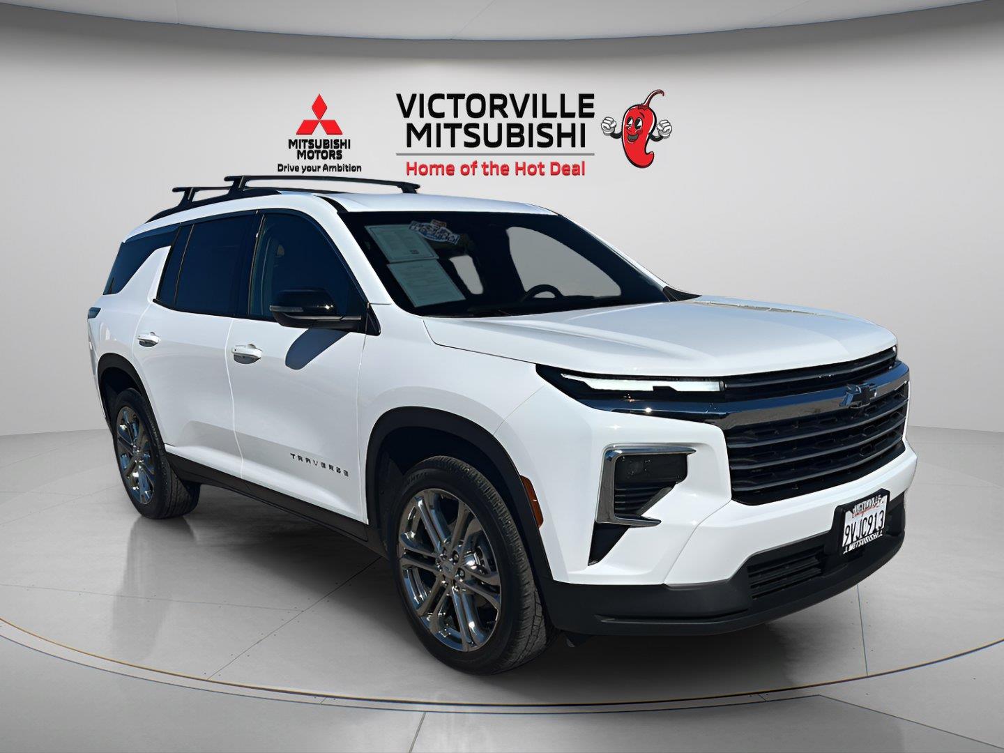 Summit White 2025 Chevrolet Traverse SUV / Crossover Front-Wheel Drive 8-Speed Automatic