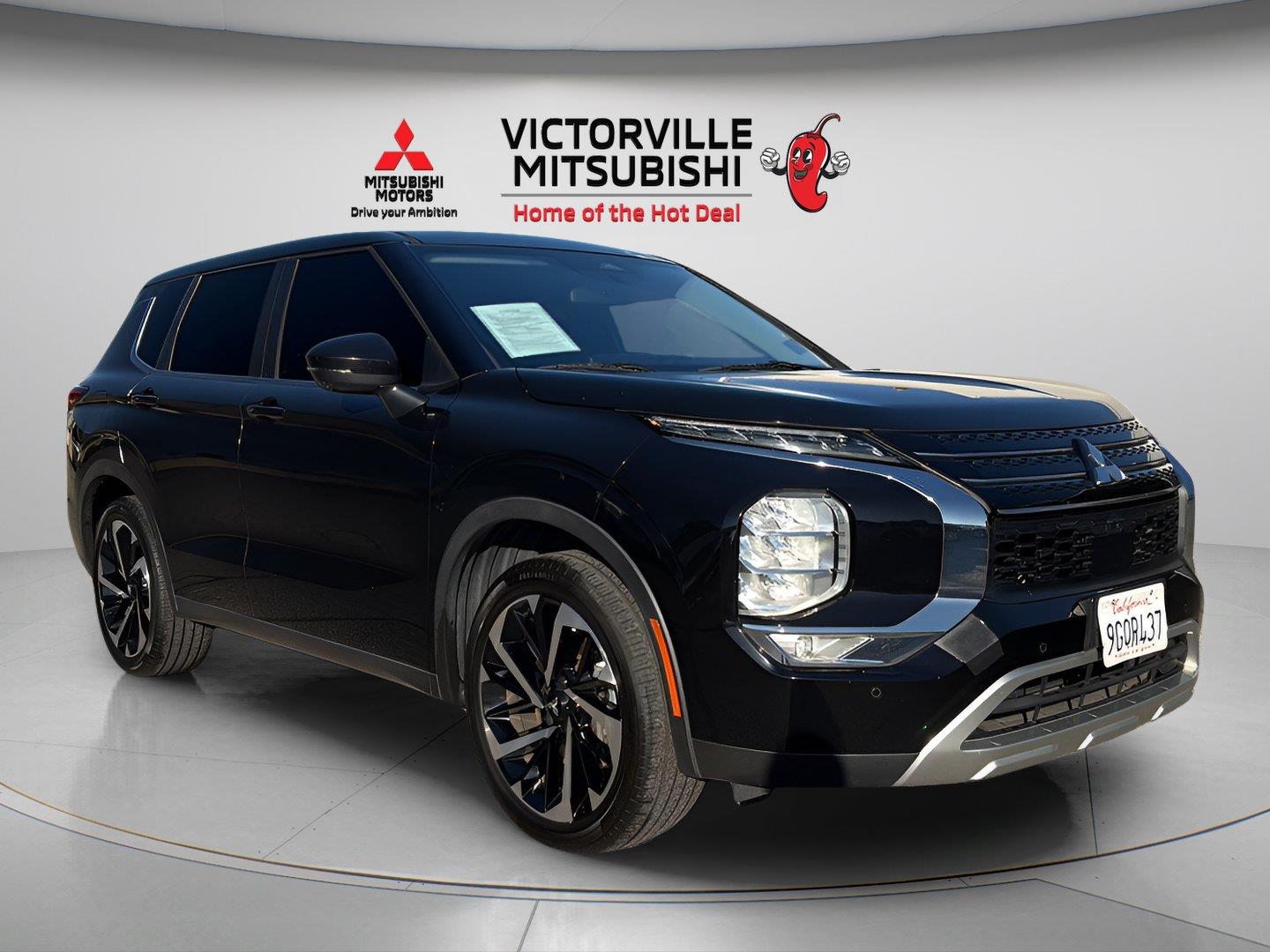 Labrador Black Pearl 2023 Mitsubishi Outlander SUV / Crossover Front-Wheel Drive Continuously Variable Transmission