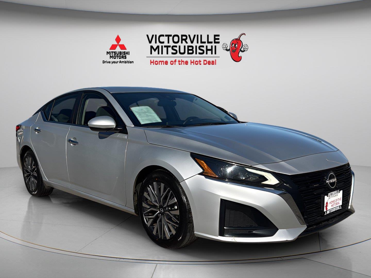 Brilliant Silver Metallic 2023 Nissan Altima Sedan Front-Wheel Drive Continuously Variable Transmission
