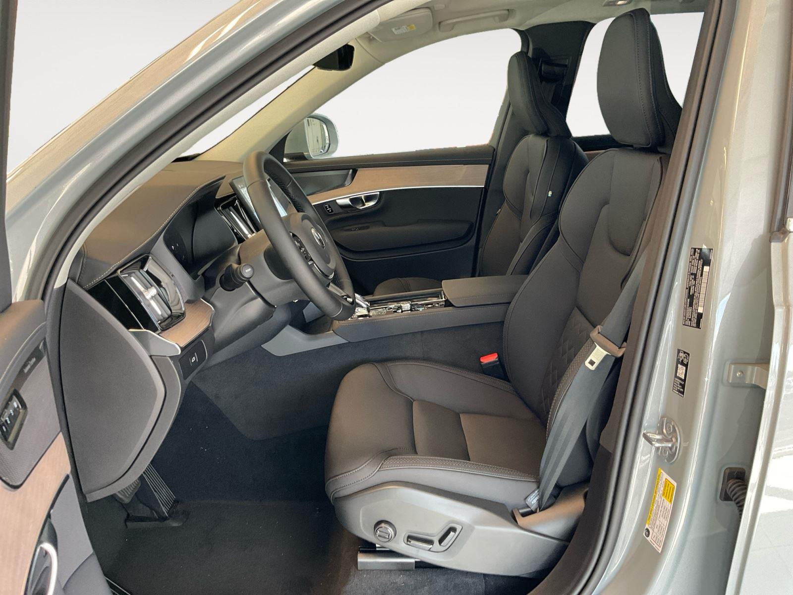 2026 Volvo XC90 Plus - Photo 9