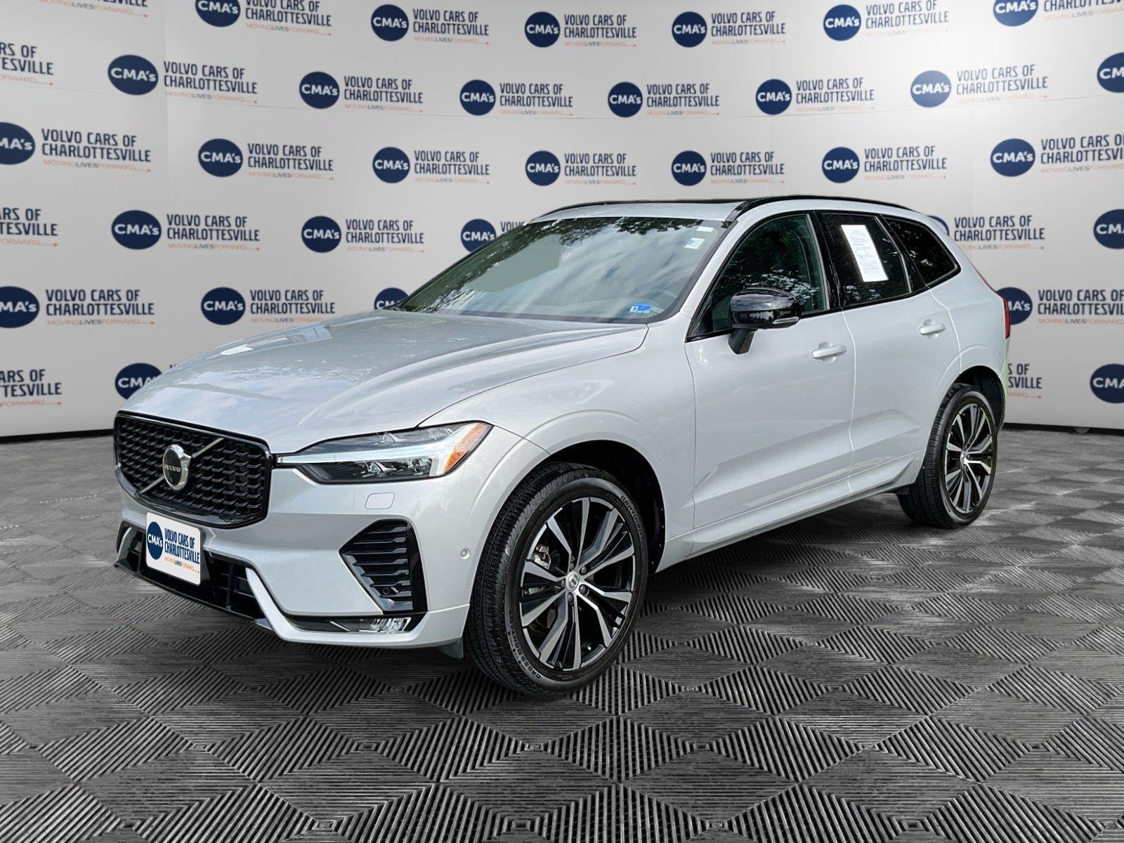 2023 Volvo XC60 B5 Ultimate Dark Theme AWD