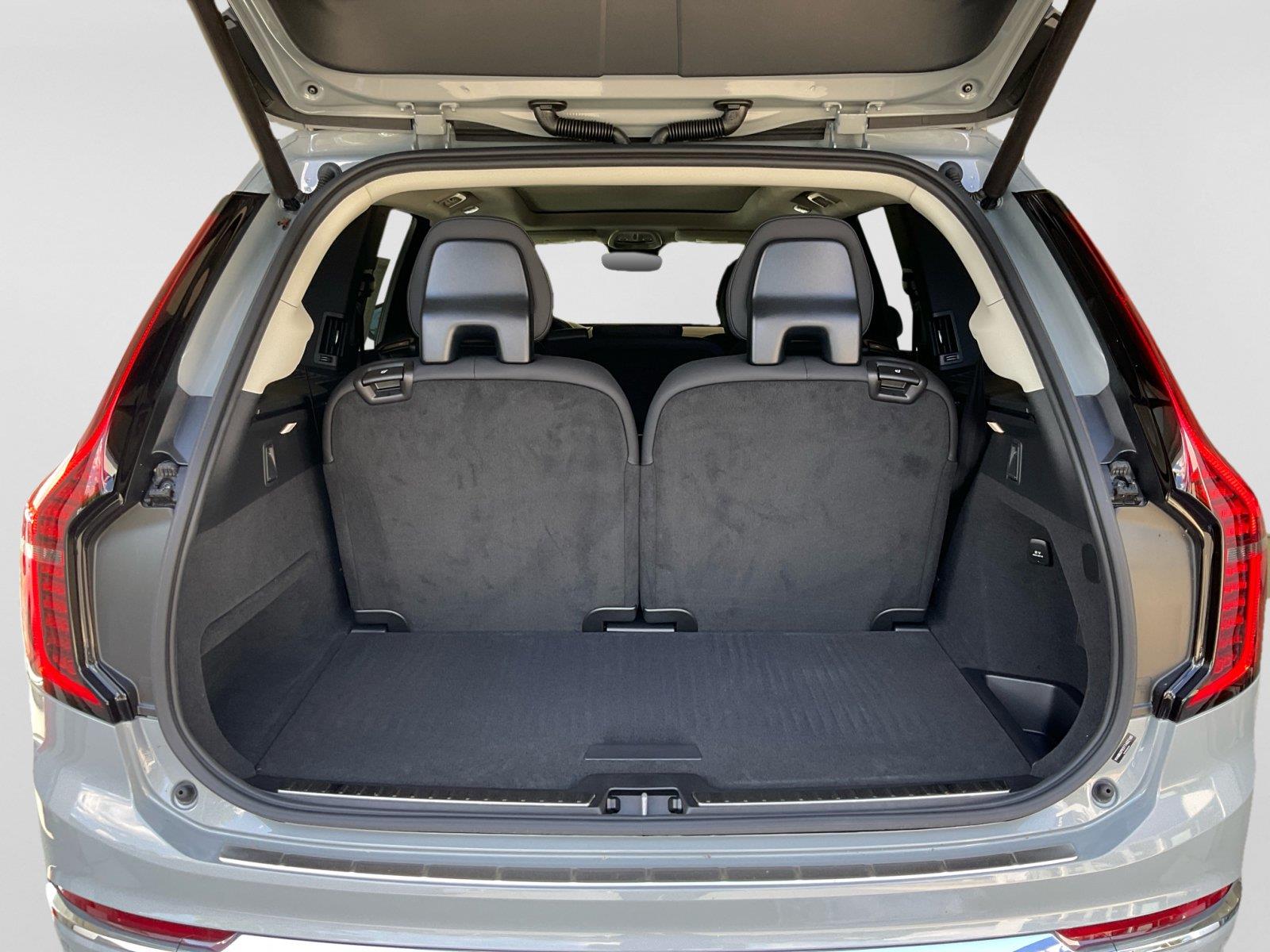 2026 Volvo XC90 Plus - Photo 11