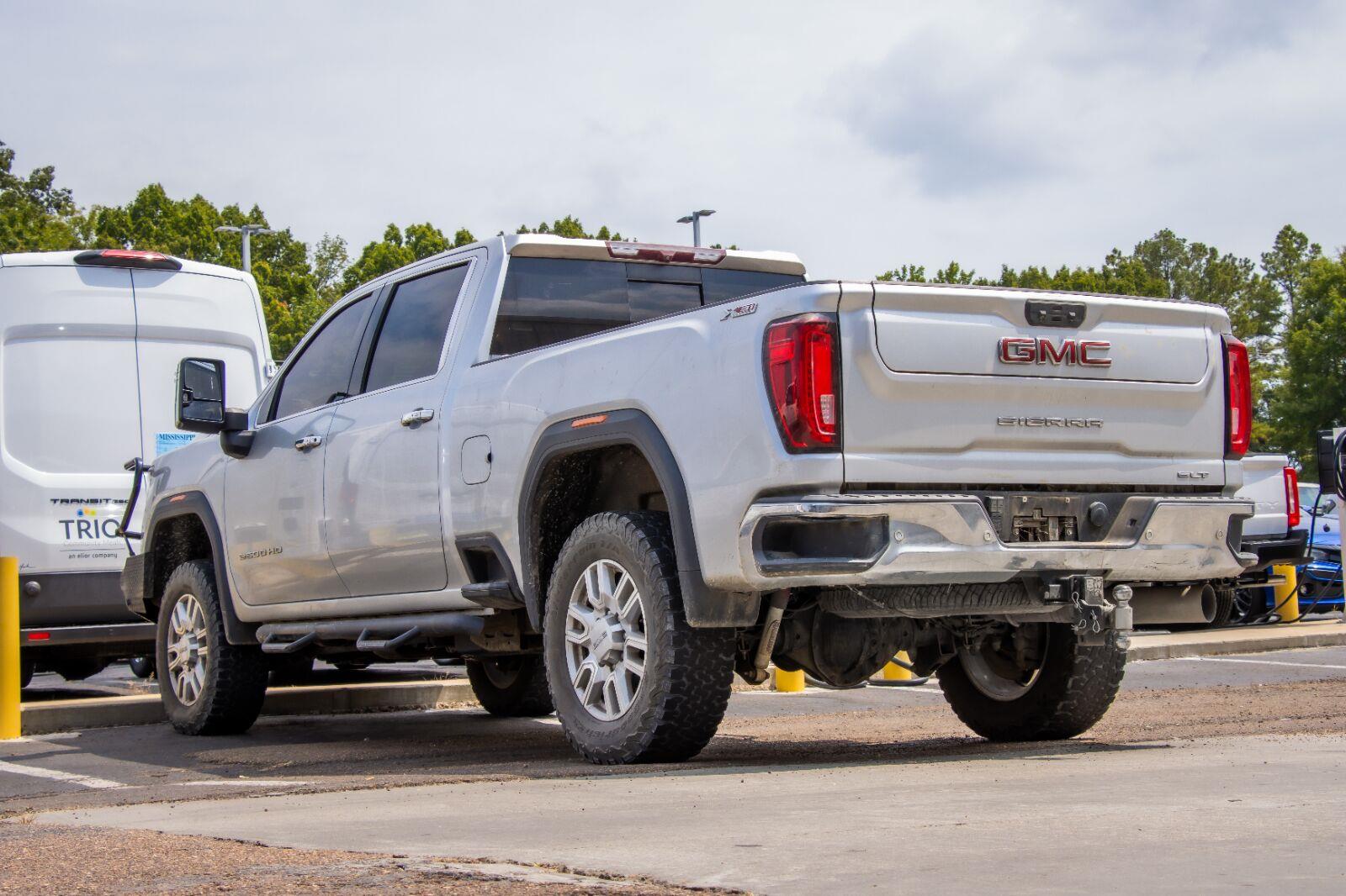  2020 GMC Sierra 2500HD SLT Crew Cab 4WD   