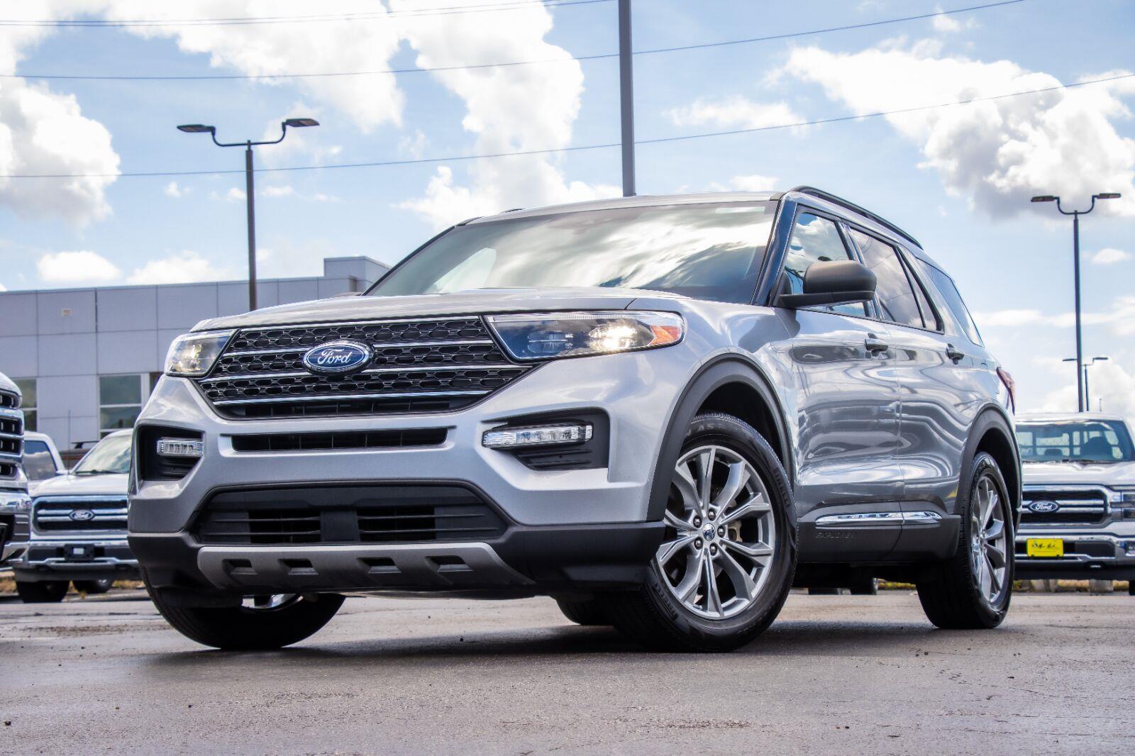 Iconic Silver 2021 Ford Explorer SUV / Crossover Rear-Wheel Drive Automatic