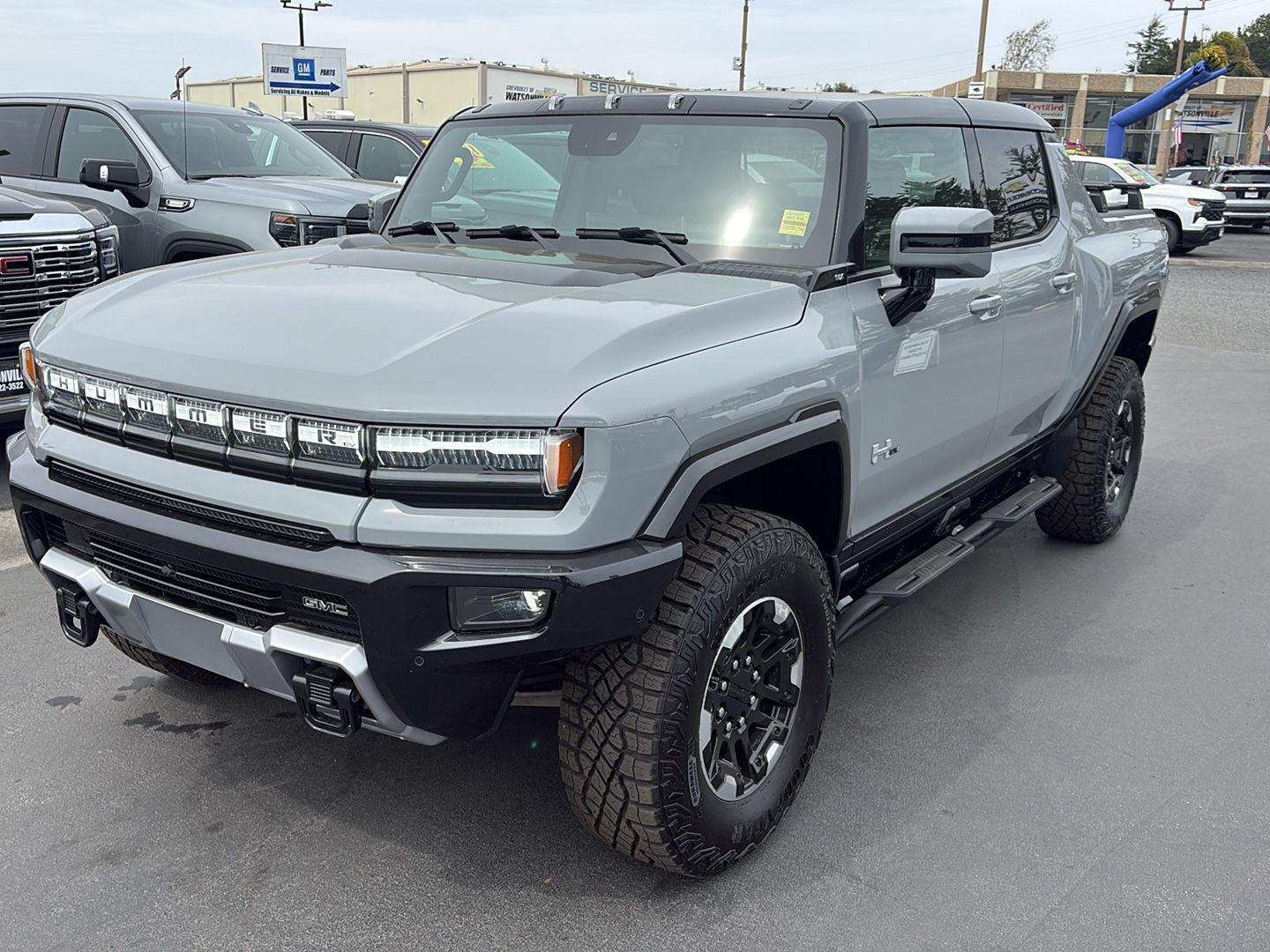 View vehicle photo 2