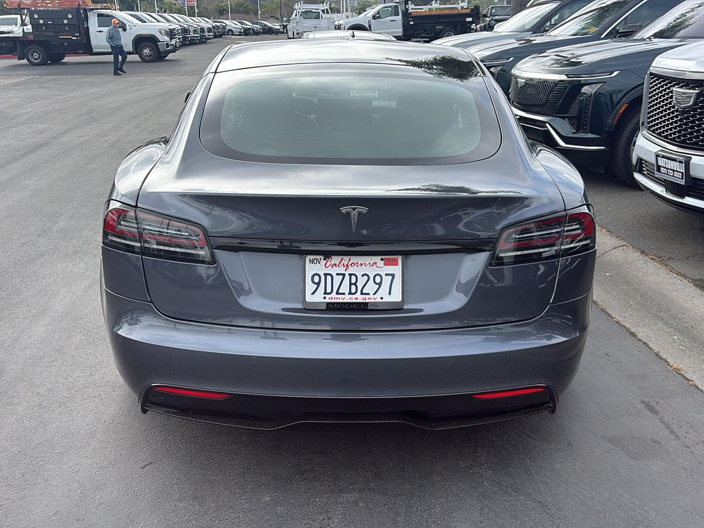 View vehicle photo 5