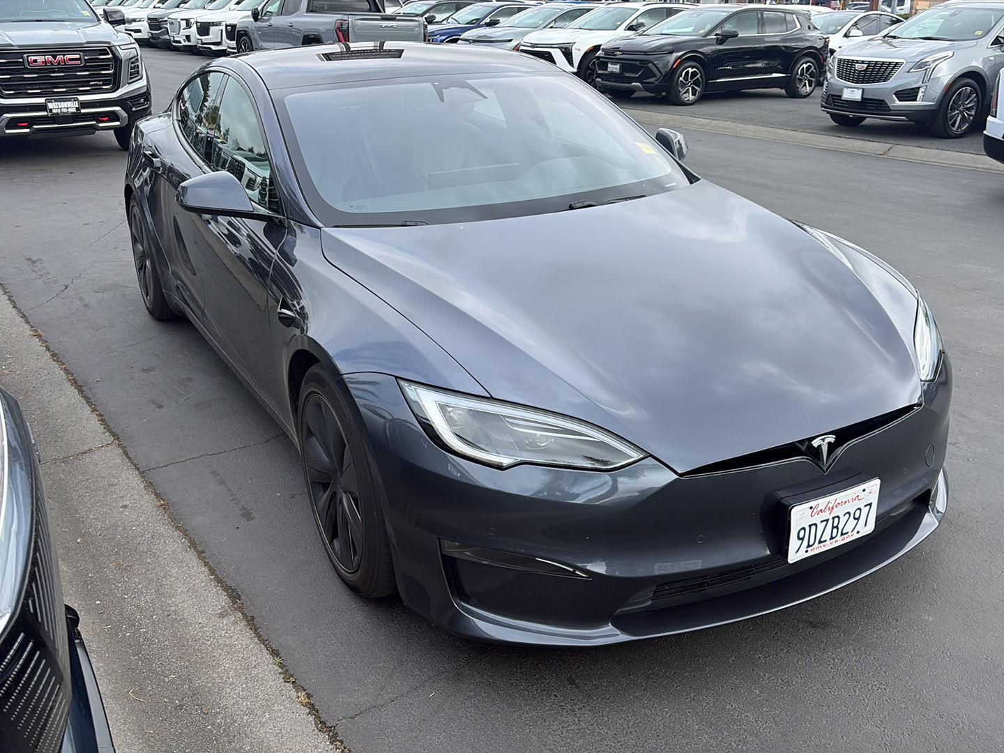 View vehicle photo 7