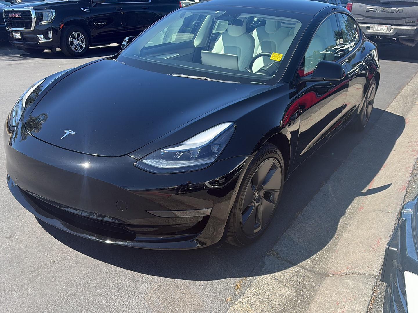 View vehicle photo 6