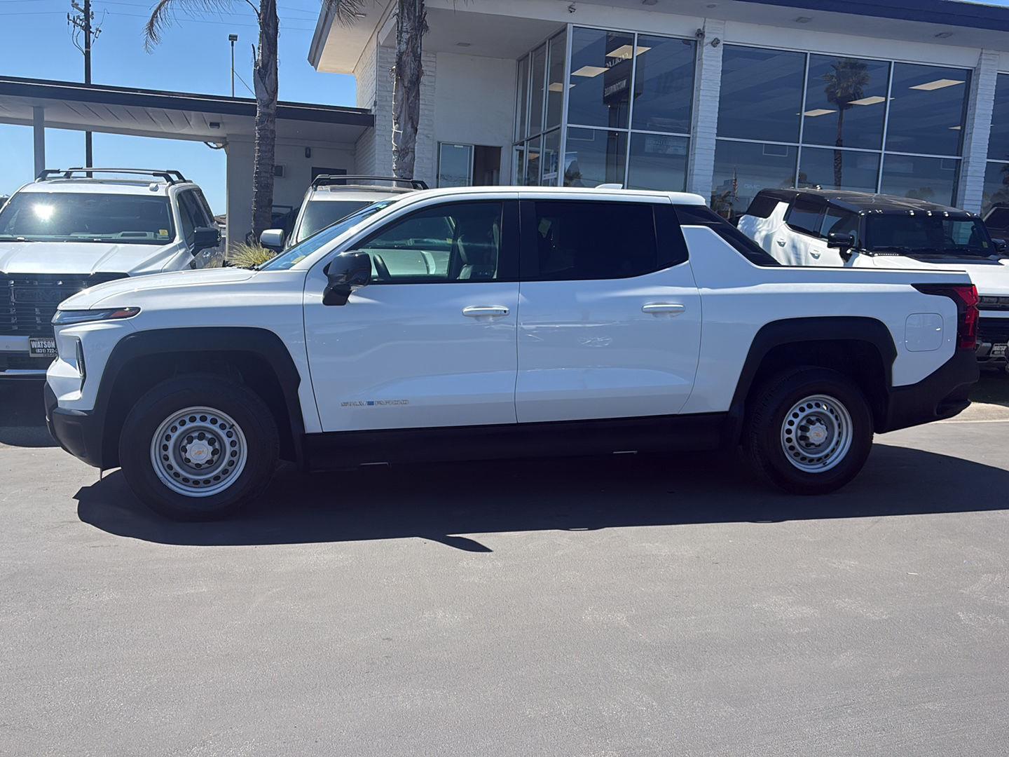 View vehicle photo 2