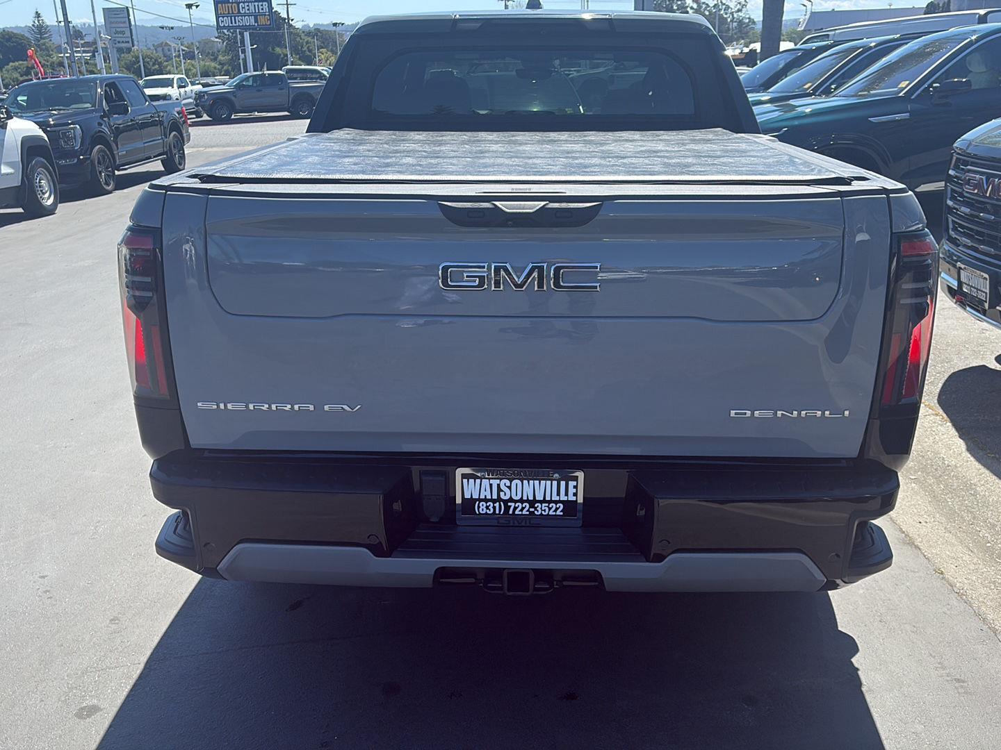 View vehicle photo 4