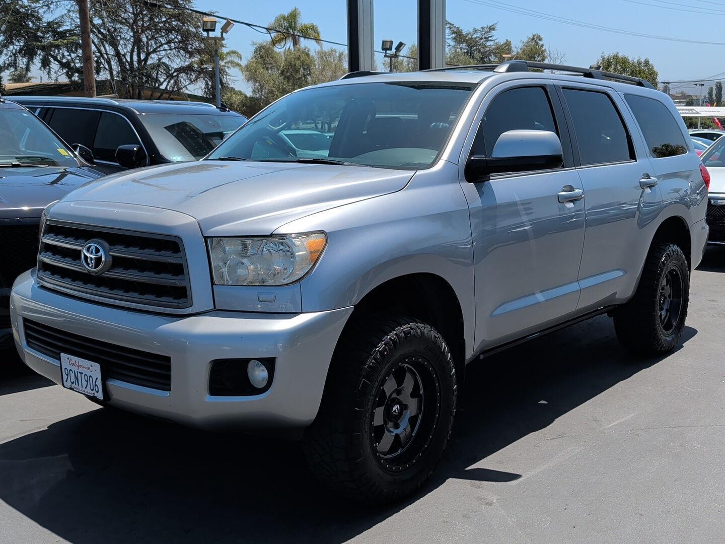 Silver Sky Metallic 2013 Toyota Sequoia SR5 4WD SUV / Crossover Four-Wheel Drive Automatic