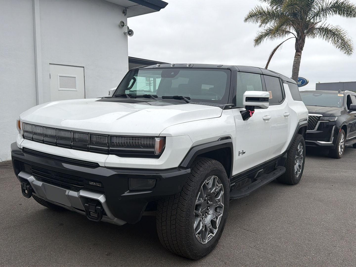 Interstellar White 2025 GMC Hummer EV SUV SUV / Crossover All-Wheel Drive Automatic