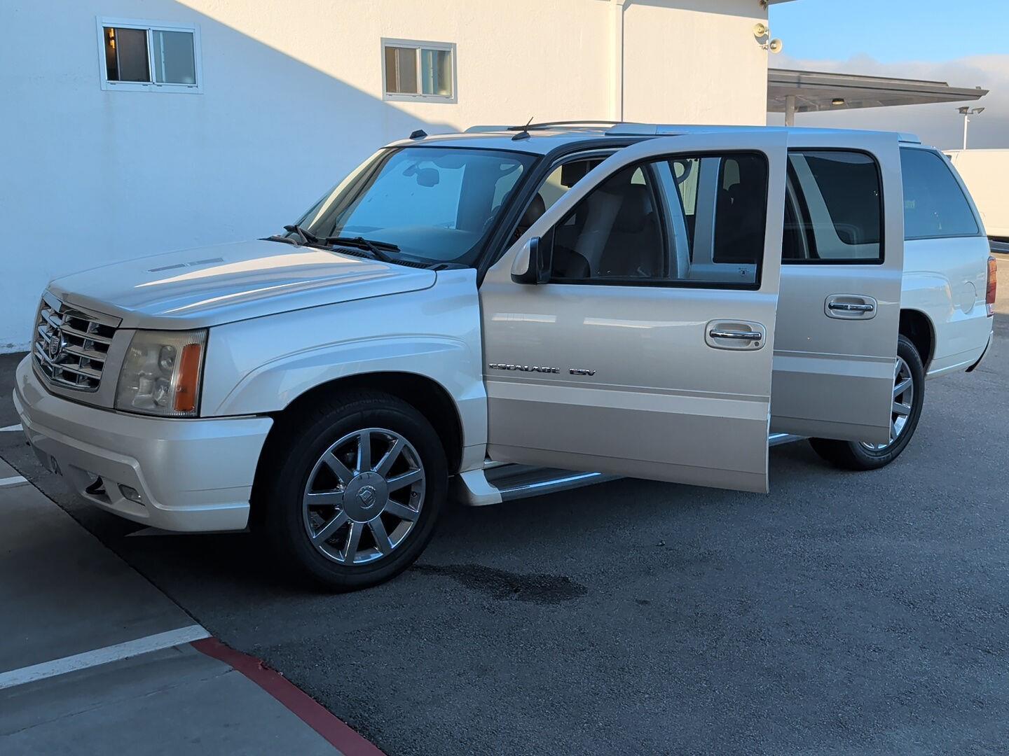 White Diamond 2005 Cadillac Escalade ESV SUV / Crossover All-Wheel Drive 4-Speed Automatic