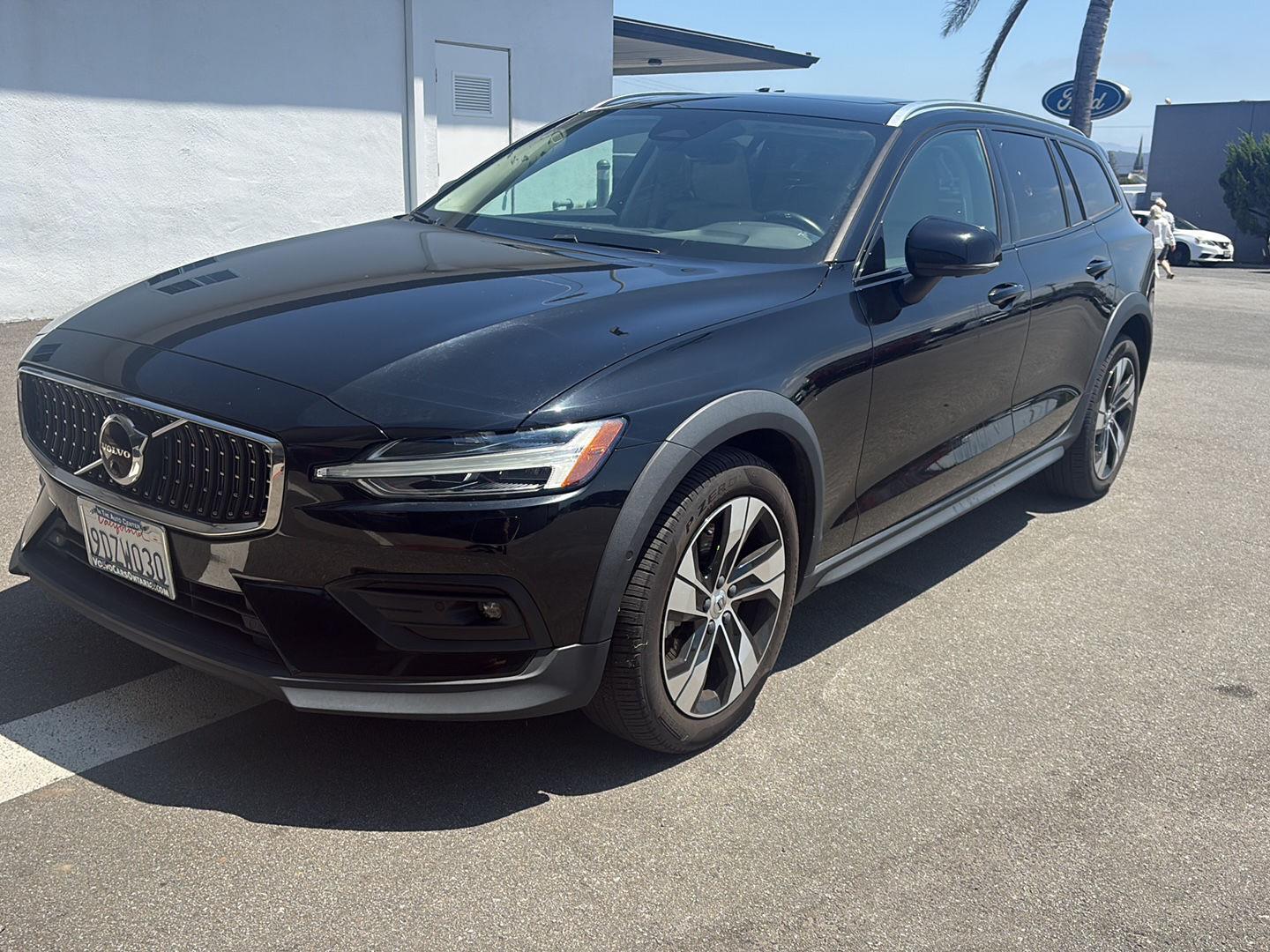 2023 Volvo V60 Cross Country B5 Plus AWD