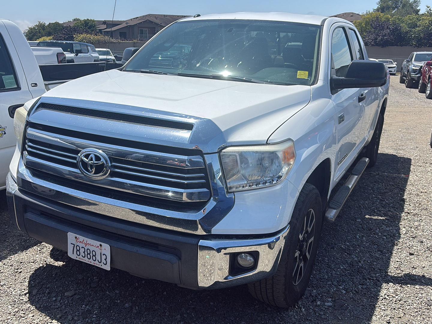 Super White 2016 Toyota Tundra Pickup Truck Four-Wheel Drive Automatic