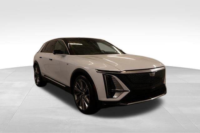Vibrant White Tricoat 2026 Cadillac LYRIQ SUV / Crossover All-Wheel Drive Automatic