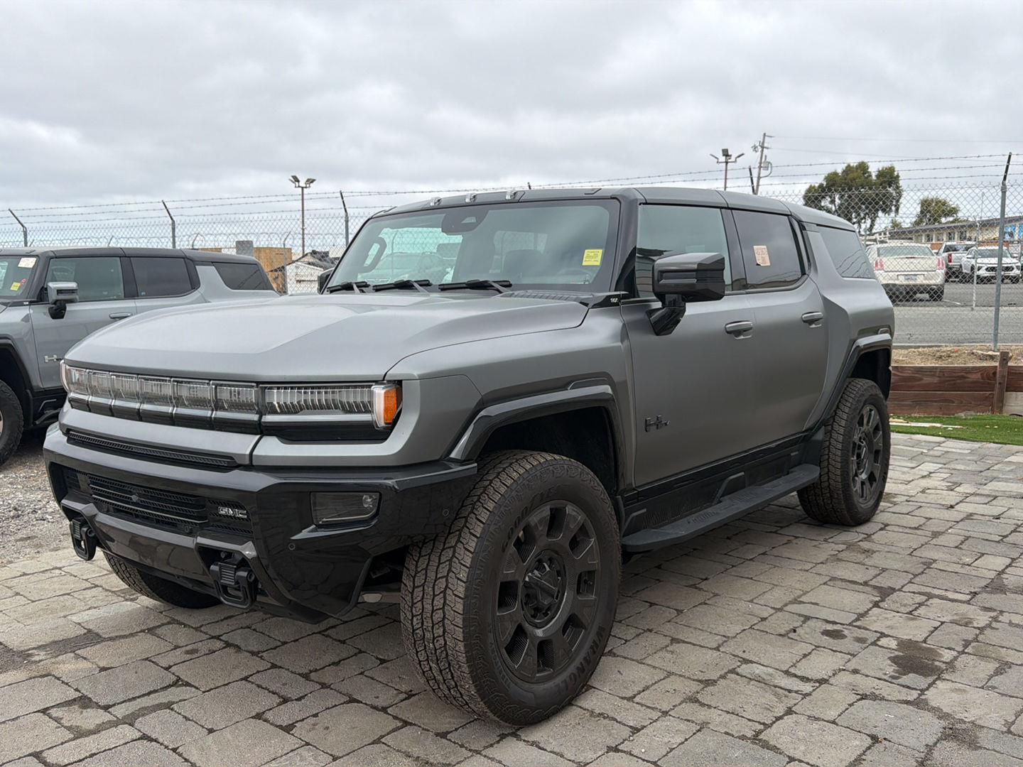 Magnus Gray Matte 2026 GMC Hummer EV SUV SUV / Crossover All-Wheel Drive Automatic