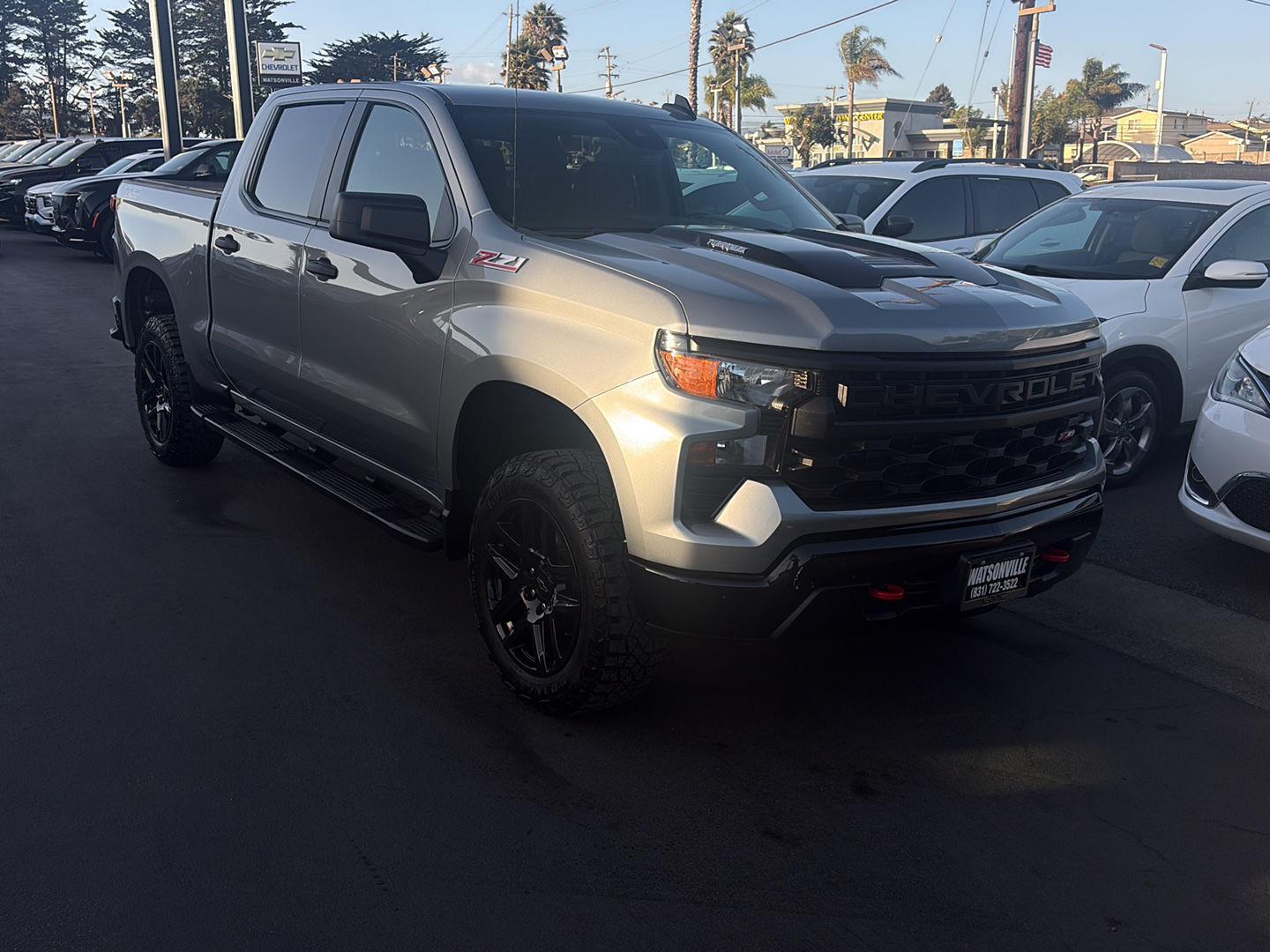 Sterling Gray Metallic 2025 Chevrolet Silverado 1500 Pickup Truck Four-Wheel Drive 8-Speed Automatic