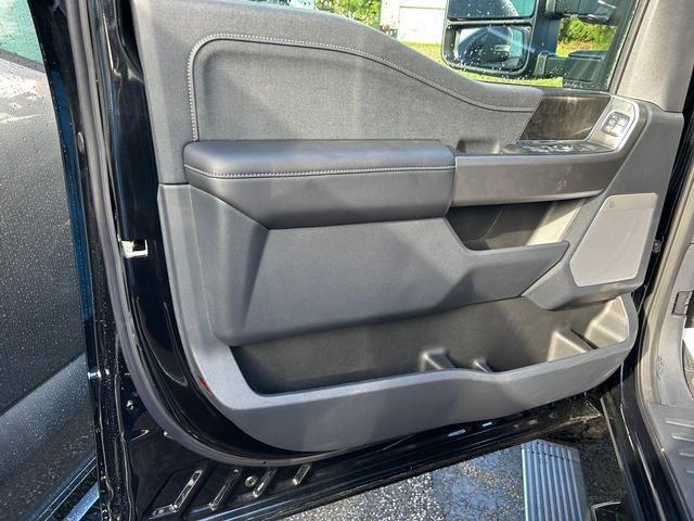 2025 Ford Super Duty F-250 SRW LARIAT - 6