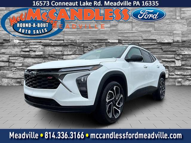 Summit White 2025 Chevrolet Trax RS with 2RS FWD SUV / Crossover Front-Wheel Drive 6-Speed Automatic