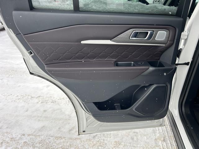 2026 Ford Explorer Platinum - 7
