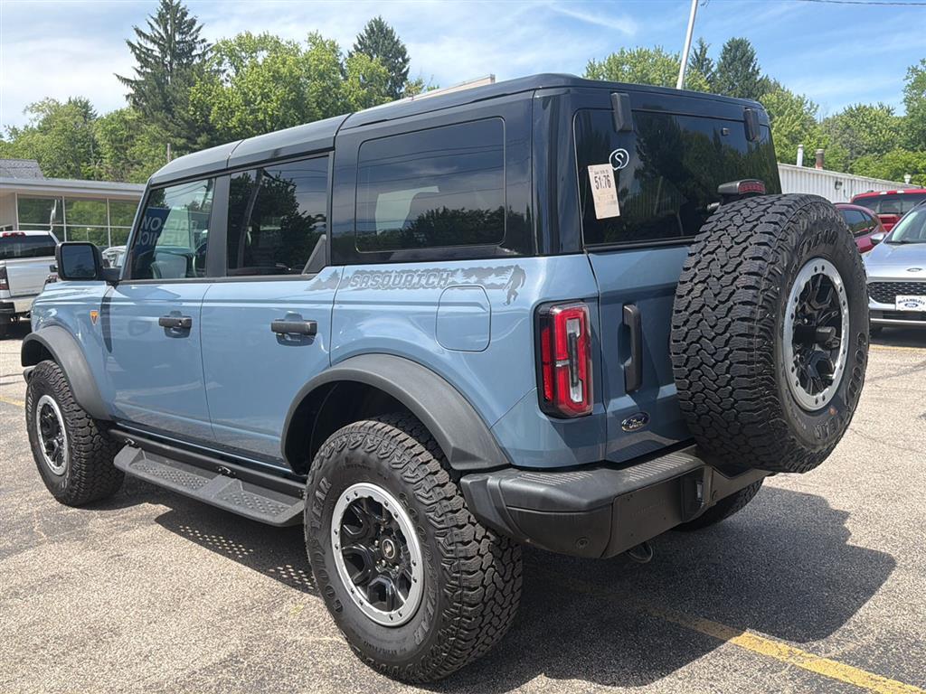 2025 Ford Bronco Badlands - 11